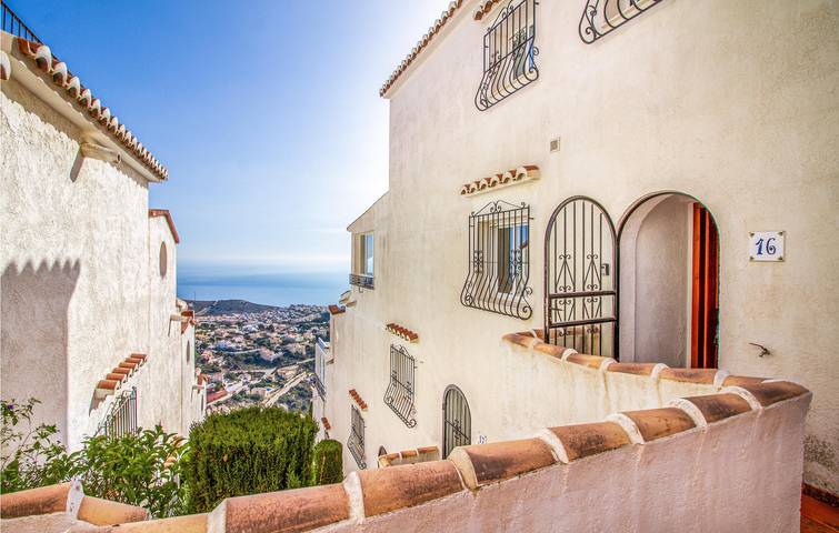 Apartamento de vacaciones para 4 personas, con terraza y piscina - 1
