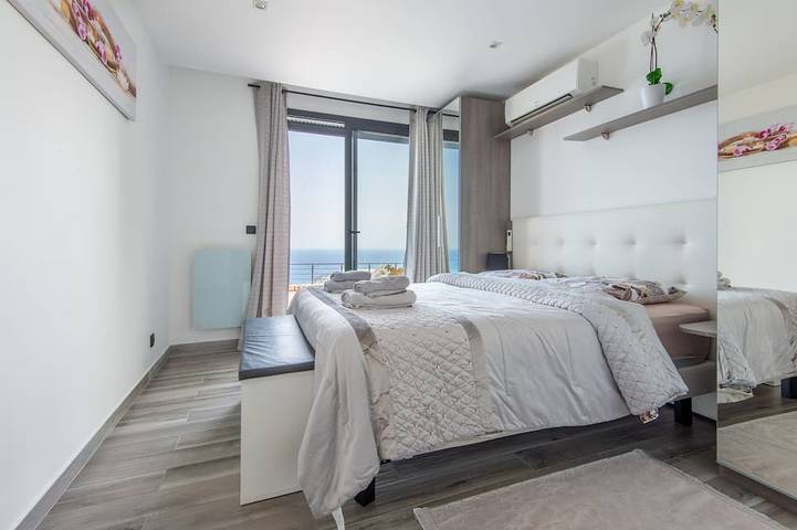 Location de vacances pour 12 personnes, avec jardin à Beausoleil - 3