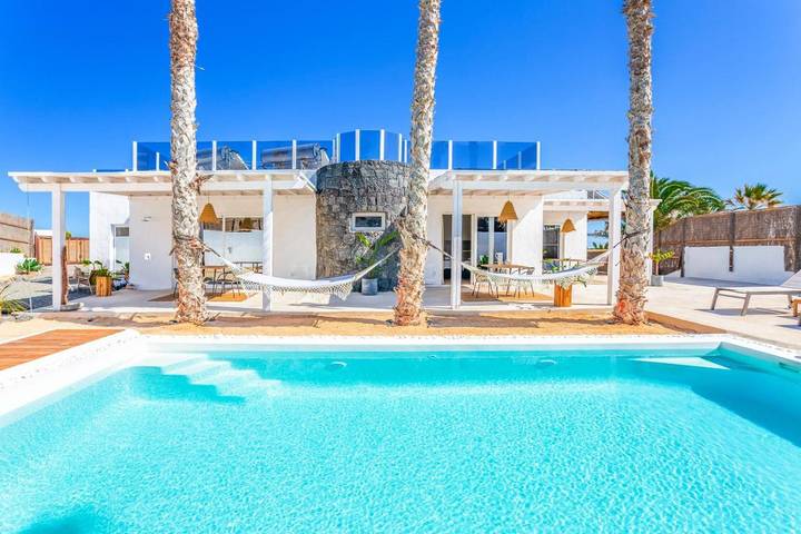 Chalet para 10 personas, con jardín además de piscina y vistas - 1