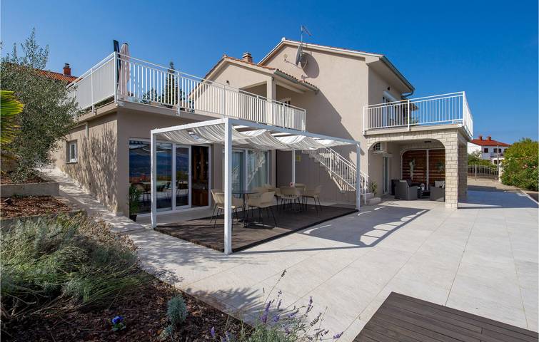 Ferienhaus für 14 Personen, mit Terrasse - 1
