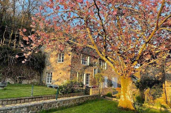 Gîte pour 9 personnes, avec jardin et terrasse