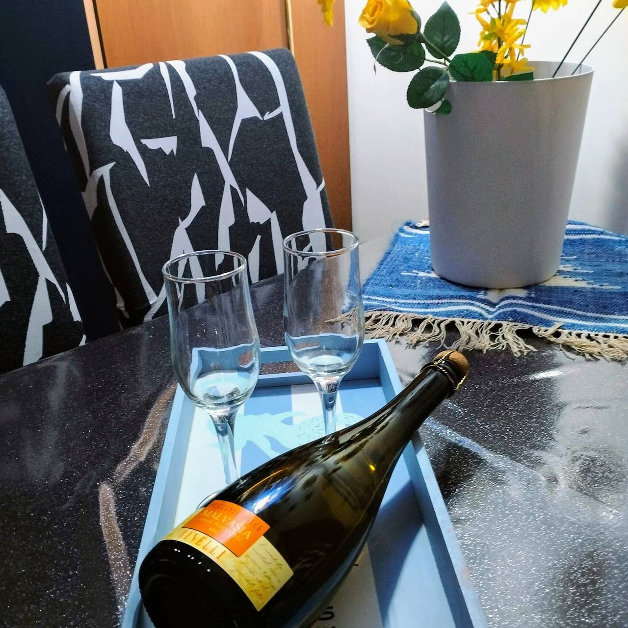 Apartamento entero, Apartamento vacacional 'Solkira' cerca de la playa con vistas al mar, balcón y Wi-Fi in Capo d'Orlando, Provincia de Messina