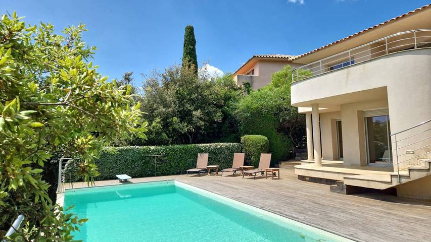 Villa pour 10 personnes, avec jardin ainsi que piscine et balcon, adapté aux familles à Porto-Vecchio - 2