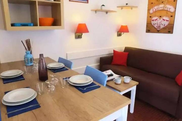 Location de vacances pour 4 personnes, avec Balcon/Terrasse et Terrasse à Lagrand