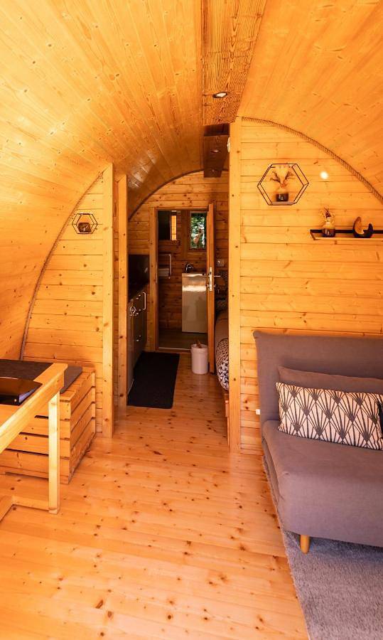 Tente pour 3 personnes, avec Terrasse et Jacuzzi ainsi que Jardin et Vue sur le lac dans Haute-Vienne - 4