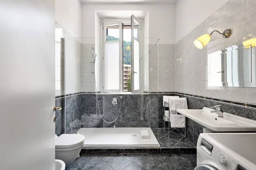 Historic Villa in Como Center + 4 free parking in Como, Lake Como