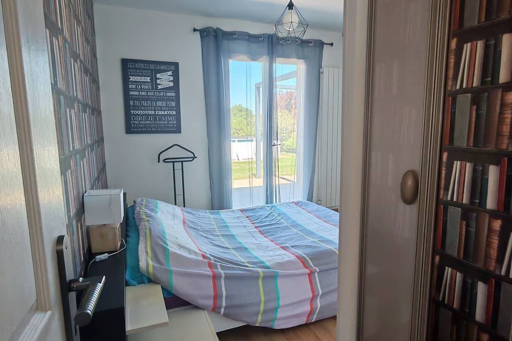 House in quiet neighborhood, 20 min from beaches and A10 motorway in Saujon, Côte de Beauté
