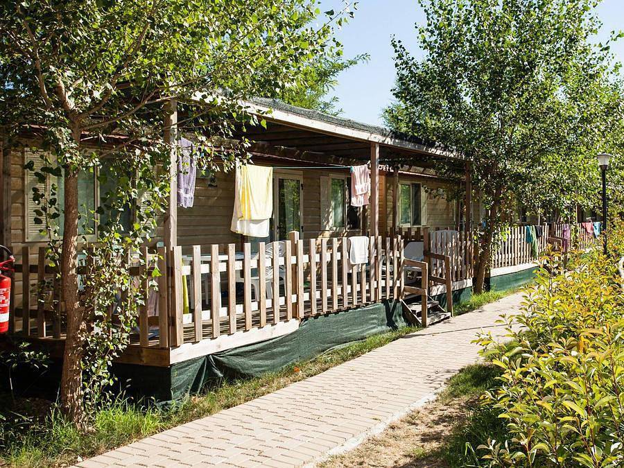 Hu Altomincio village - Mobile home 6 persons - Mobil-home | Classic | 2 Bedrooms | 4/6 Pers. | Raised terrace | Air-con. in Valeggio sul Mincio, Verona Province