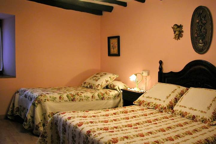 Navarlaz House for 13 people in Valcarlos, Province de Navarra