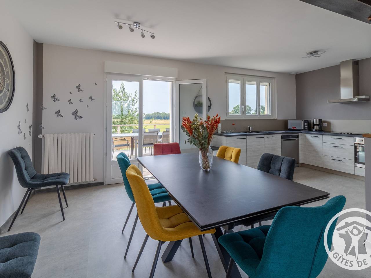 Gîte rénové 2023 avec terrasse, proche Zoo de La Flèche, idéal motards, 6 pers, wifi, parking sécurisé in Méon, Vallée de la Loire