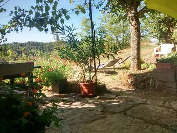 Gîte pour 2 personnes, avec terrasse à Hures-la-Parade