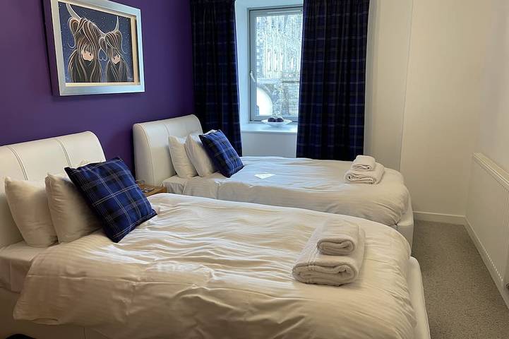 Ganze Wohnung, Abbey Church Apartment mit originalen Steinsäulen in Fort Augustus, Highlands