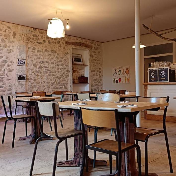 Location de vacances pour 3 personnes, avec terrasse à Lagrand - 2