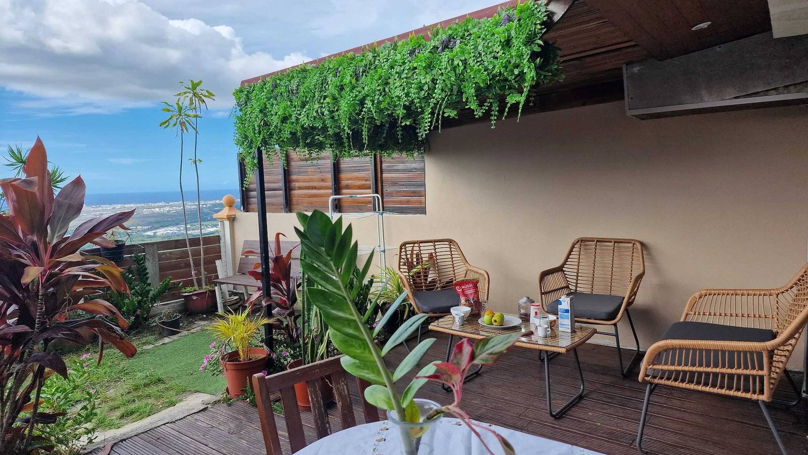 Appartement entier, Appartement avec vue sur mer à Saint-Paul, 50 m², Terrasse in Saint-Paul (Réunion), Île de la Réunion