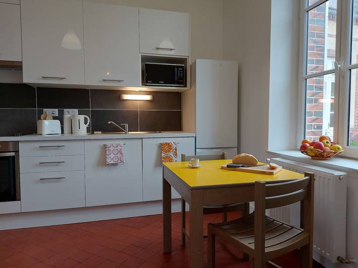 Charming Village Home with Garden, Terrace, BBQ, Billards & Near Nature Park in Crucey-Villages, Dreux region