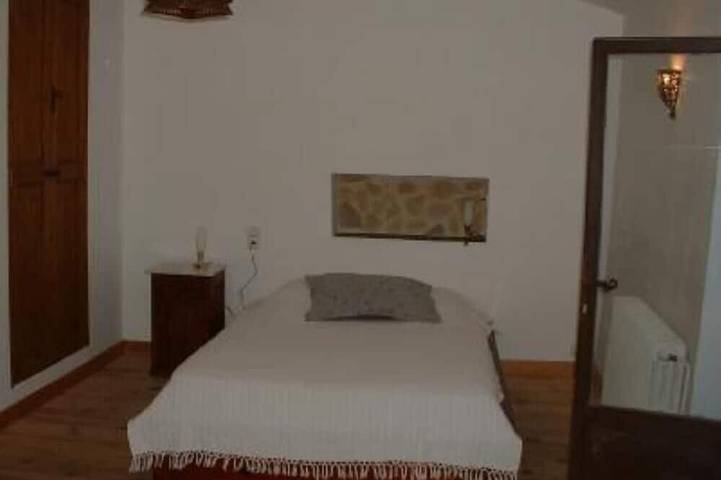 Location de vacances pour 12 personnes, avec terrasse et jardin à Jouques - 2