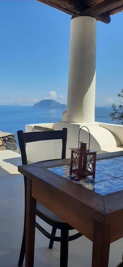 Location de vacances pour 4 personnes, avec jardin et vue dans Alicudi - 4