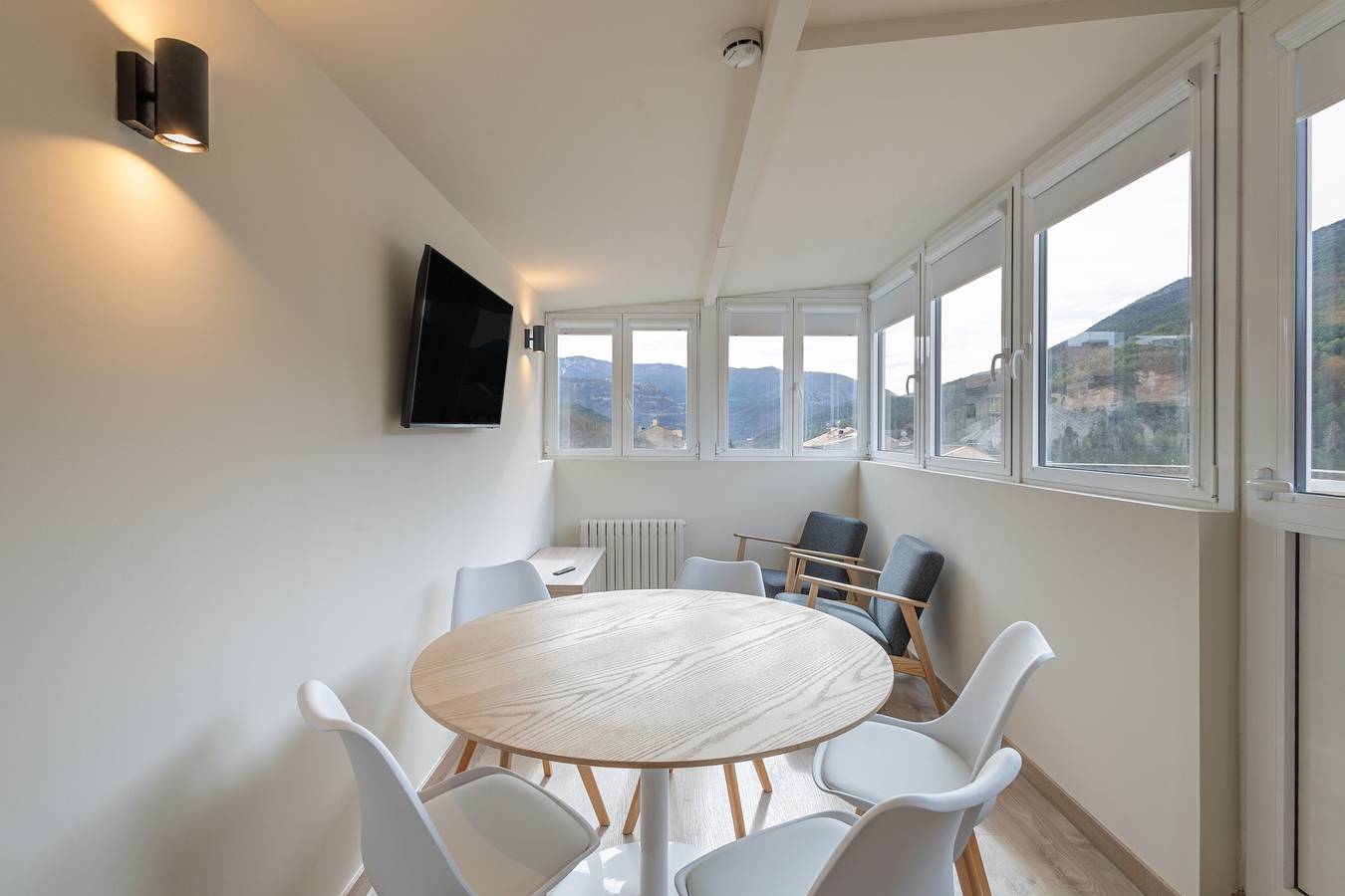 Appartement à l'hôtel 'Be1960 Ático' avec vue sur la montagne, Wi-Fi et climatisation in Bagà, Pyrénées catalanes