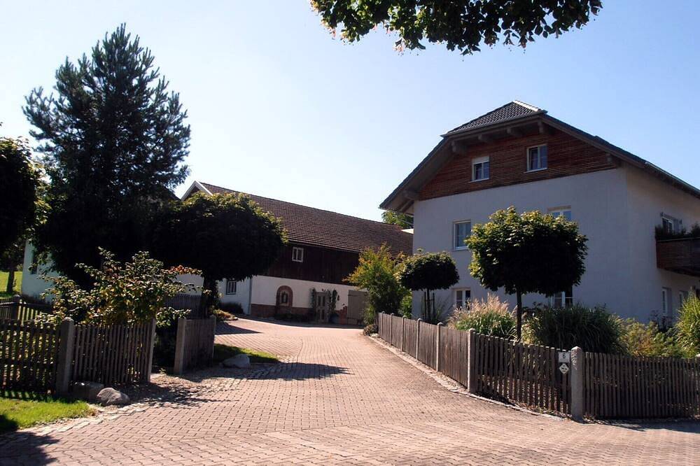 Ganze Wohnung, Komfortable 3-Zimmer-Ferienwohnung\" Clematis\" in Triftern, Ostbayern