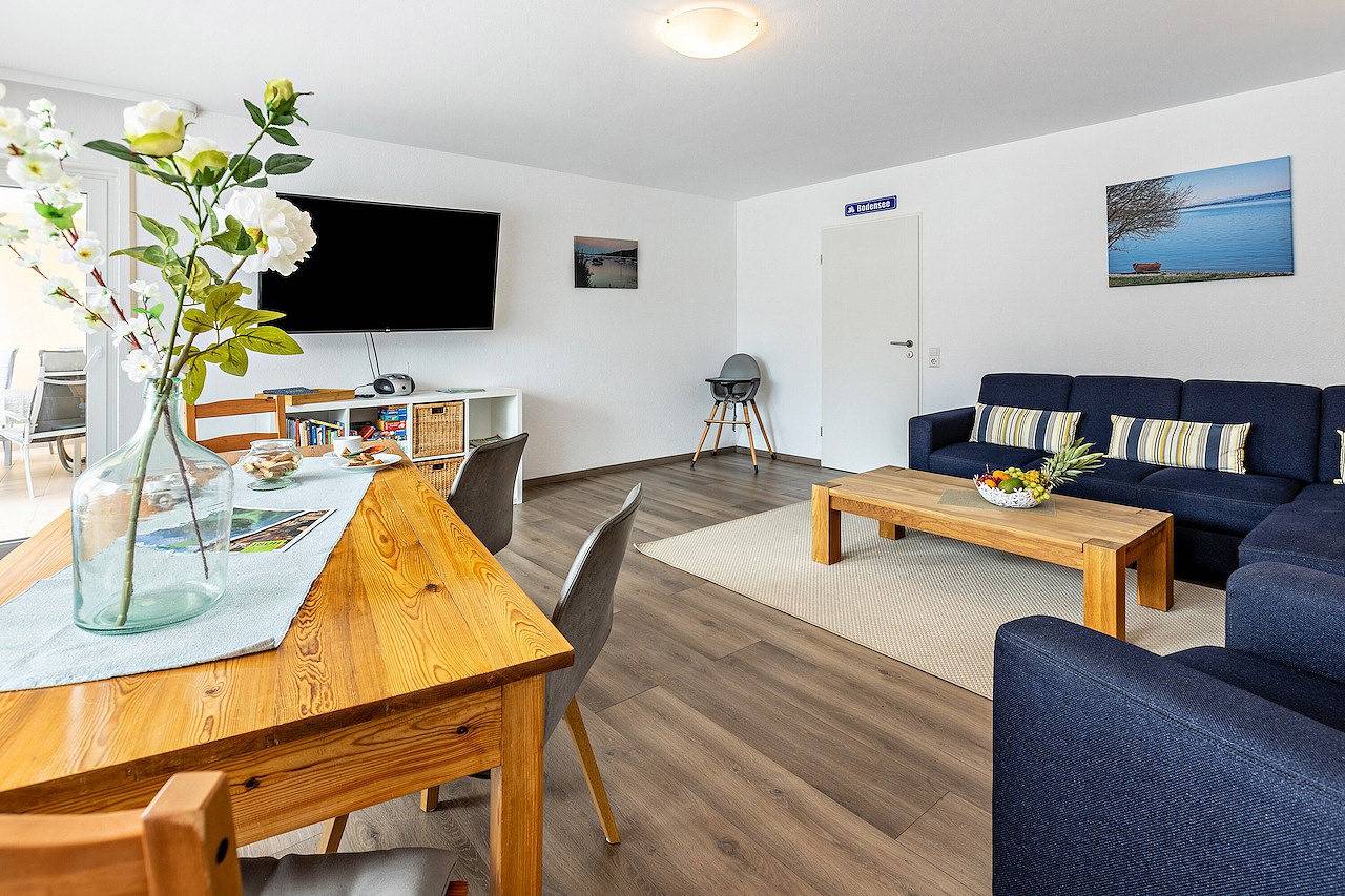 Ganze Ferienwohnung, Ferienwohnung Am alten Brunnen - 3-Zimmer-Fewo, Balkon, 90qm in Gaienhofen, Untersee