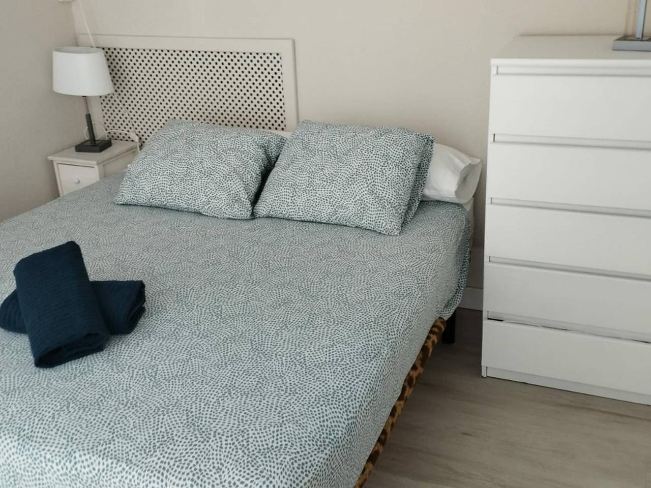 Entire apartment, Central Apartment for 4 with Parking in Jaca's Main Street in Jaca, Spanish Pyrenees