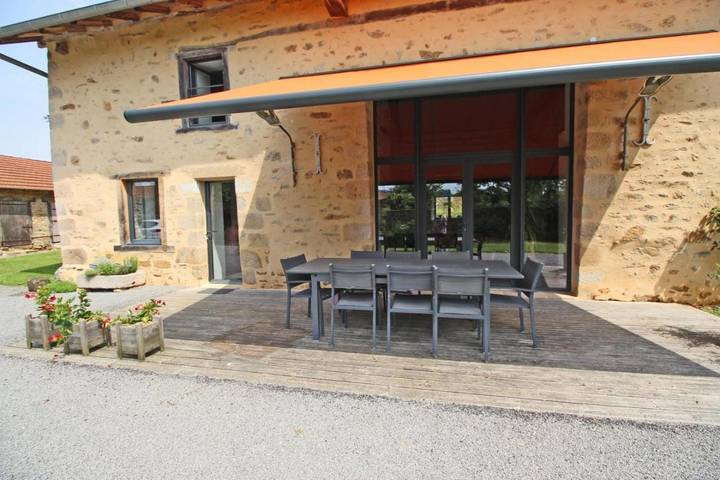 Location de vacances pour 8 personnes, avec jardin dans Saint-Martin-Terressus - 3