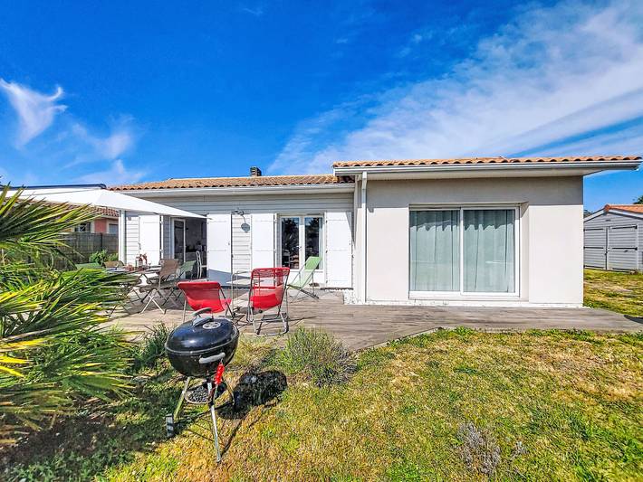 Location de vacances pour 6 personnes, avec terrasse et jardin à Saint-Vivien-de-Médoc