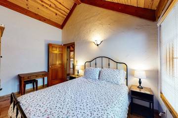 Log Cabin for 8 Guests in Truckee, Donner Lake, Picture 1