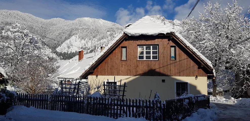 Location de vacances pour 5 personnes, avec jardin et vue dans Mojstrana