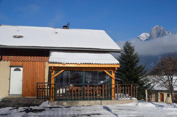 Gîte pour 16 personnes, avec terrasse à Montricher-Albanne - 2