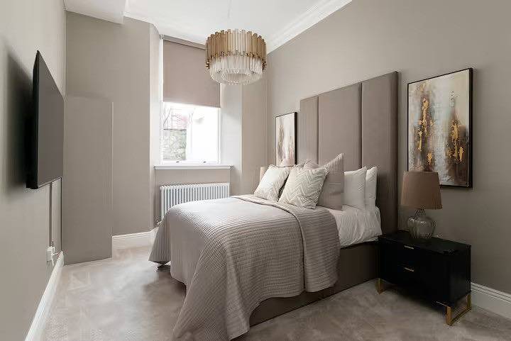 Entire holiday apartment, Family/Small group - Parking - Wifi - Sleeps 6 in Leith, Edinburgh