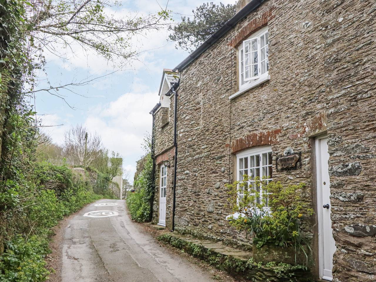 Yew Tree Cottage in Stoke Fleming, Devon