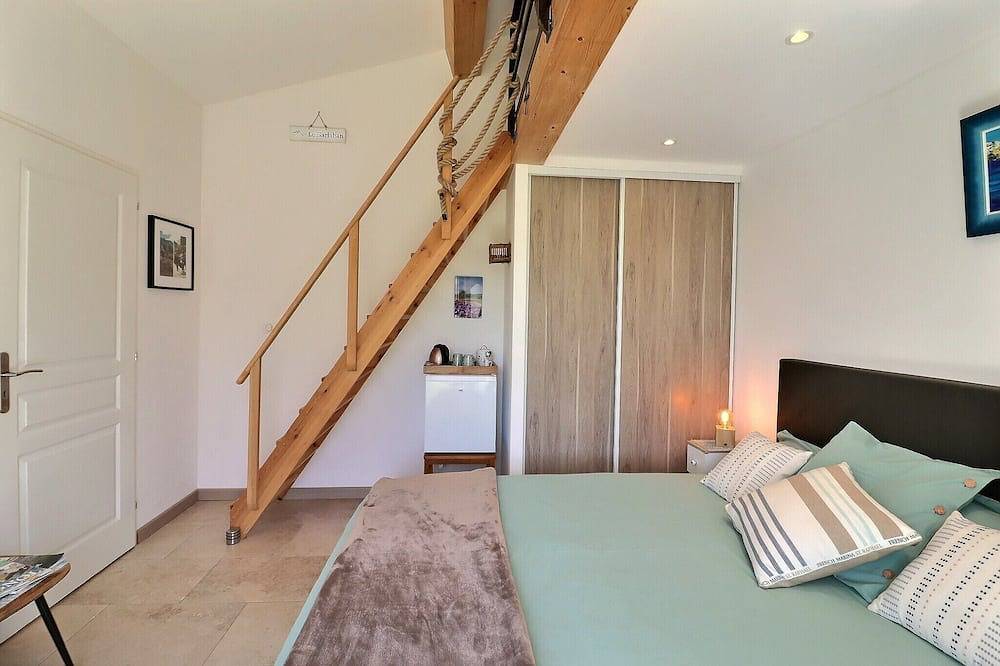 Au temps des secrets guest room breakfast included in Roquevaire, Marseille region