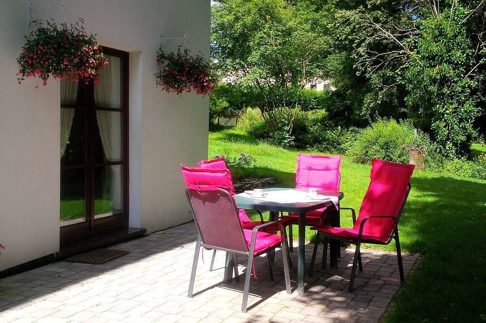 Ganze Wohnung, Großer Garten, in den Bergen, auf dem Land, idyllische Lage, Haust. willkommen in Sankt Vith, Naturpark Hohes Venn