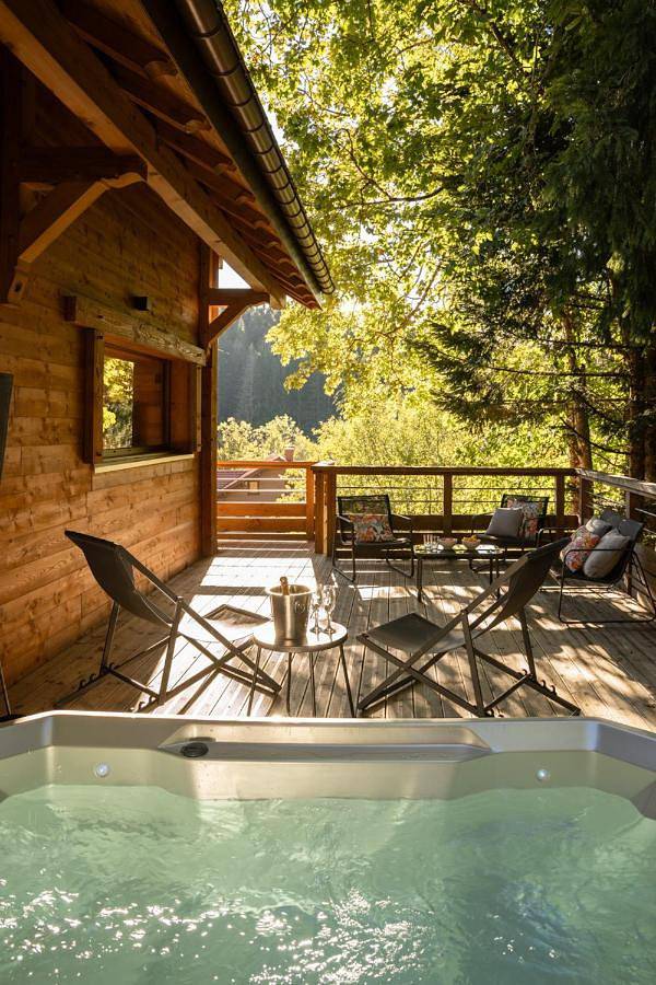 Chalet voor 8 personen, with zwembad and sauna as well as uitzicht and terras in Gérardmer