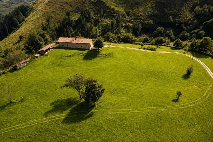 Casa rural para 10 personas, con Terraza además de Jardín y Vistas en Valle de Cabuérniga - 2