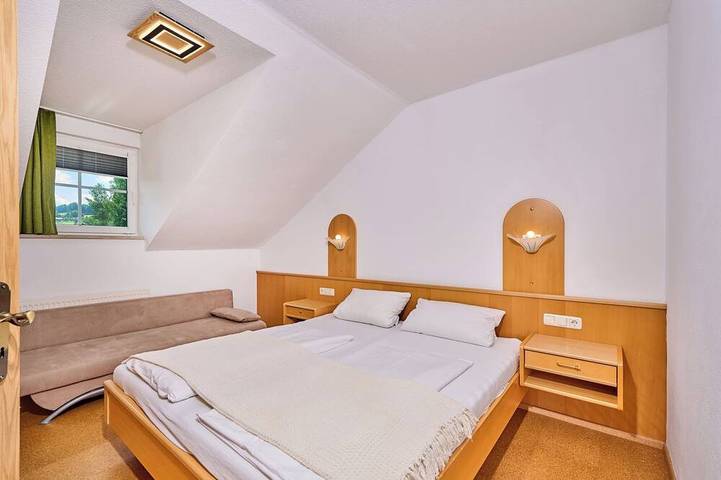 Ferienwohnung für 4 Personen, mit Balkon und Whirlpool sowie Garten und Pool in Kollnburg - 4