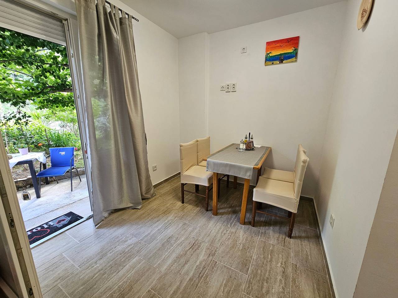 Ganze Wohnung, 1-Zimmer-Ferienwohnung mit Terrasse Mundanije, Rab A-23315-a in Palit, Rab