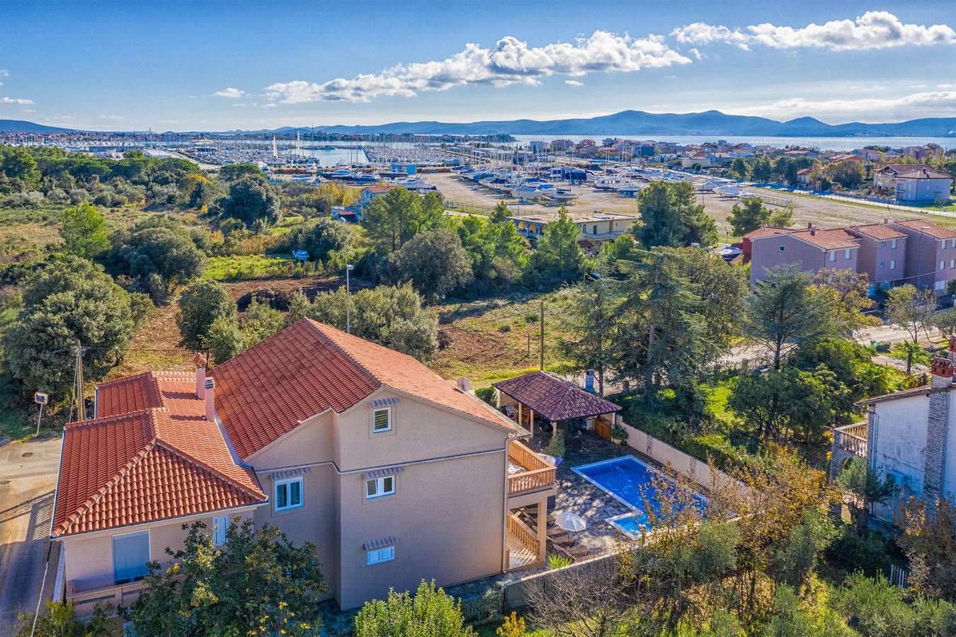 Family Friendly Pool House Ana in Bibinje, Zadar