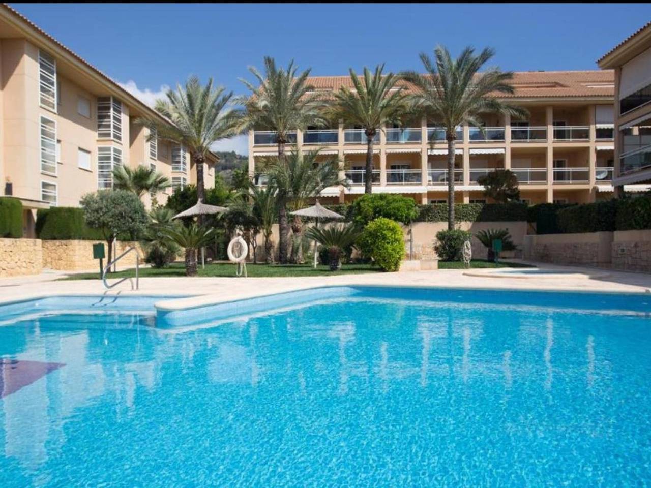 Hel lejlighed, Modern apartment in Javea near the beach with air conditioning in Javea Port, Jávea