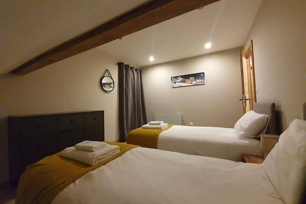 Chalet Clocher Sleeps 10 Hot tub in Essert-Romand, Les Portes du Soleil