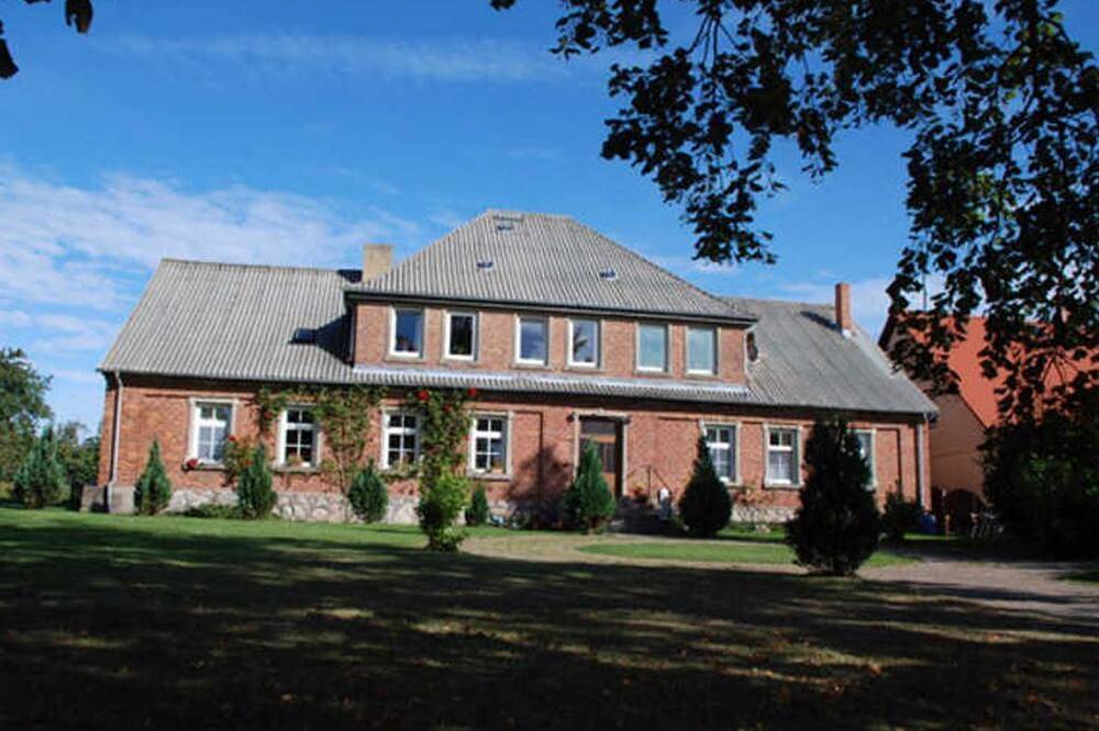 Ganze Wohnung, 07 Ferienwohnung Muttland mit Kamin - Ferienwohnungen im Gutshaus Gnies in Ralswiek, Bergen auf Rügen und Umgebung