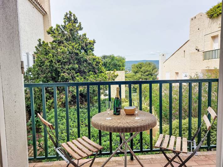 Location de vacances pour 4 personnes, avec terrasse et jardin à Saint-Cyr-sur-Mer