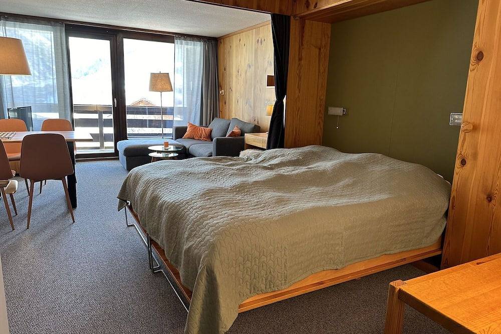 Ganze Wohnung, Angenehme Wohnung für 4 Personen mit  W-Lan, Pool, Tv, Balkon und Panoramablick in Disentis, Surselva