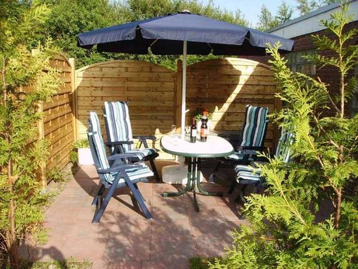 Ferienwohnung für 4 Personen, mit Terrasse und Garten in Rysum - 3