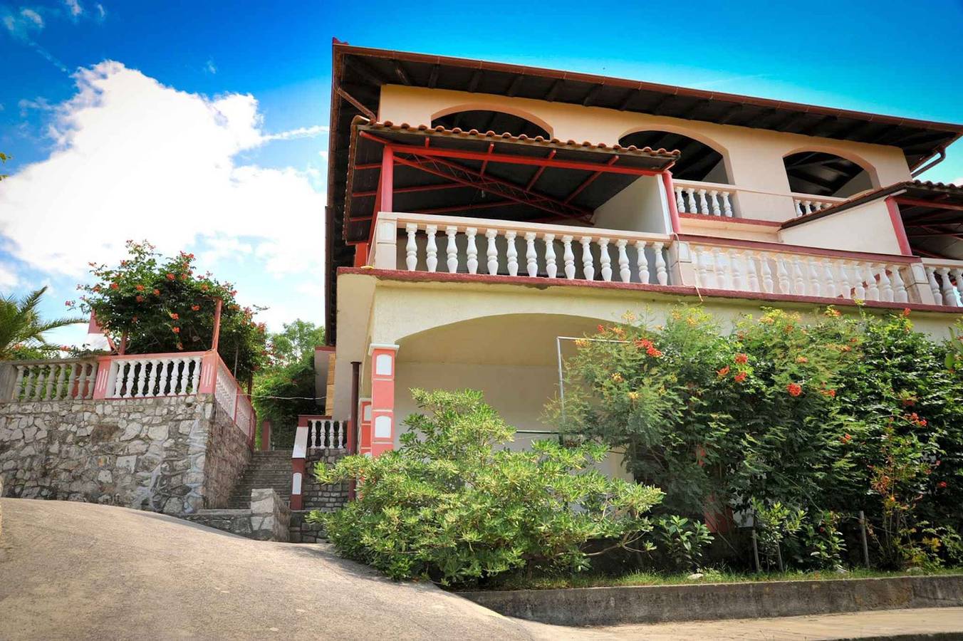 Appartamento intero, Appartamento con terrazzo e vista sul mare  in Loparo, Rab