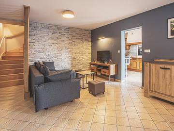 Gîte pour 6 personnes, avec terrasse à Sambin