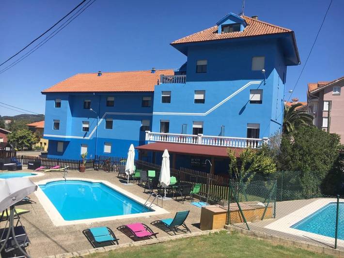 Hôtel pour 4 personnes, avec jardin et piscine