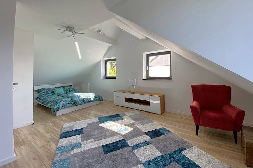 Ferienhaus im Grünen mit Terrasse und Garten für bis zu 4 Personen in Burgthann, Frankenalb