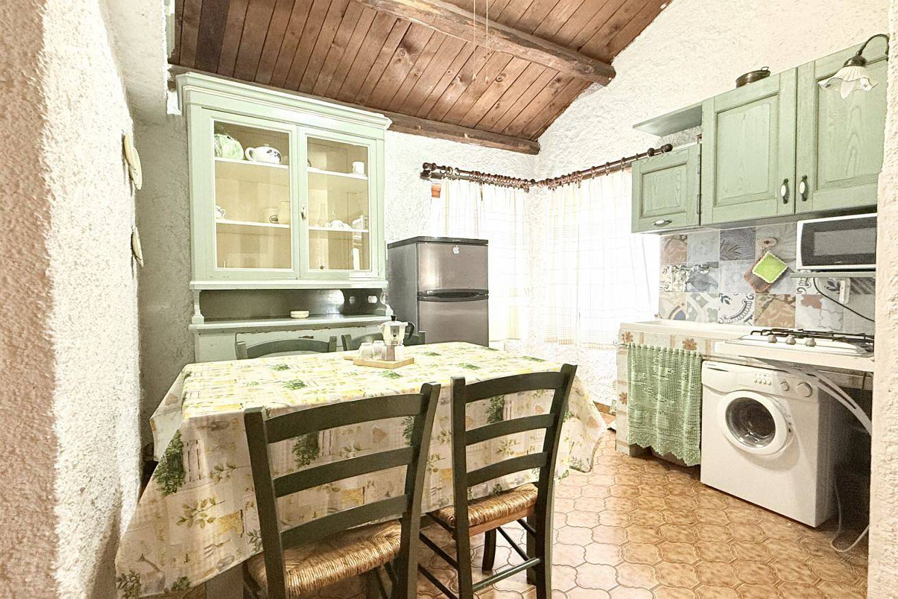 Apartamento entero, S268 - Sirolo, delightful three-room apartment in the historic center with parking space in Sirolo, Riviera del Conero